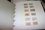 Samling 1855-2010 i sex album, mest kontorspärmar. Med 4 sk bco och svart lokalmärke, kpl vapentyp öre och bra ringtyp m.m. Även bra del tjänstemärken.