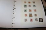 Samling 1855-2010 i sex album, mest kontorspärmar. Med 4 sk bco och svart lokalmärke, kpl vapentyp öre och bra ringtyp m.m. Även bra del tjänstemärken.
