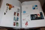 Samling FDC ca 1998-2016 i flera pärmar. Dessutom en pärm med FDC med vinjetter från 70-talet. Utöver detta ingår också en del maximikort och lösa frimärken. Högt nypris på allt detta!