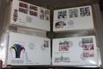 Samling FDC ca 1998-2016 i flera pärmar. Dessutom en pärm med FDC med vinjetter från 70-talet. Utöver detta ingår också en del maximikort och lösa frimärken. Högt nypris på allt detta!