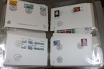 Samling FDC ca 1998-2016 i flera pärmar. Dessutom en pärm med FDC med vinjetter från 70-talet. Utöver detta ingår också en del maximikort och lösa frimärken. Högt nypris på allt detta!