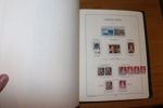 USA. Samling klassiskt fram till 2007 i hela fem Leuchtturmalbum med fickor. Innehåller en hel del användbart material i den äldre delen med flera bättre märken. Ett helt album för "back of the book".