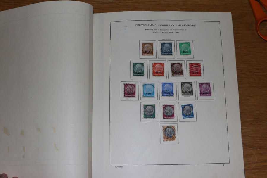 TYSKLAND. Tyska besittningar i 2:a världskriget. Liten samling i pärm med t.ex. Generalgouvernement, Böhmen-Mähren, Elsass, Luxemburg et.c.