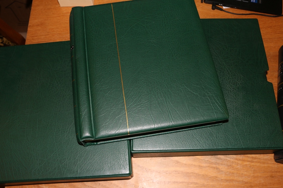 Nästan enbart xx samling 1877-1989 i två Leuchtturm-album med fickor.