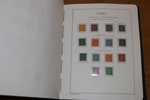Samling x/xx 1886-1974 i Leuchtturmalbum med fickor. Välfyllt med Oscar II, medaljong, landstorm, bandmärken. Kongress och Förening kpl mest xx. 