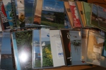 Mindre flyttlåda full med årssatser Norden mest 1970-90-tal. Finland, Åland, Danmark, Norge och Grönland. Se bild, många!