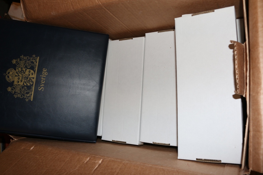 Automathäften. Samling HA1-26 i Safe-album, ej komplett men inkl både HA1R+O. Dessutom STORT dubblettparti HA2-26 i hela elva arkivlådor, fyller nästan en flyttlåda!