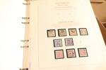 Samling 1855-1999 i fem trevliga Estett-album. Här bjuds på tre 4 sk bco, två 8 sk bco och två svarta lokalmärken. Sedan fortsätter det med välfyllt avsnitt vapen och ringtyp delvis i nyanser.