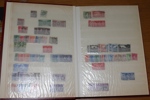 ENGLAND. Samling stämplat 1841-1972 med mest enklare innehåll, men även trevliga ex 1 sh embossed (SG10, £1000) och £1 Edward (SG97, £825). Dubblettalbum medföljer.