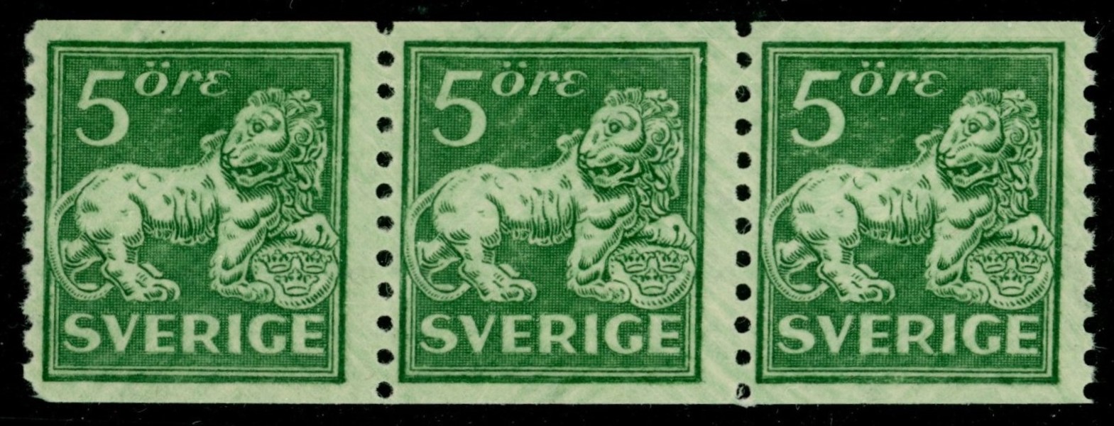 F140Acx. Postfriskt 3-strip. F 5400 kr