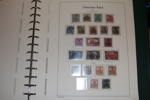 TYSKLAND/REICH. Samling 1871-1932 i Leuchtturmalbum med fickor. Välfylld och delvis specialiserad samling med många bröstsköldar inkl både ost och stpl Mi8, stpl Mi11 och Mi28 m.m. (några signerade).