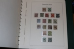 TYSKLAND/REICH. Samling 1871-1932 i Leuchtturmalbum med fickor. Välfylld och delvis specialiserad samling med många bröstsköldar inkl både ost och stpl Mi8, stpl Mi11 och Mi28 m.m. (några signerade).