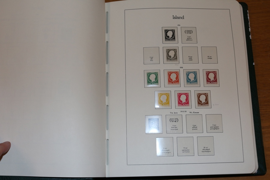 ISLAND, FÄRÖARNA, GRÖNLAND. Samling i ett fräscht LT-album med fickor från starten, fram till mitten på 80-talet. 