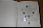 Kvalitetssamling nästan enbart xx 1886-1971 i LT-album. Från 1900 och framåt mycket välfyllt med i stort sett ENBART postfriska märken (1 kr landstorm x). 