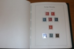Kvalitetssamling nästan enbart xx 1886-1971 i LT-album. Från 1900 och framåt mycket välfyllt med i stort sett ENBART postfriska märken (1 kr landstorm x). 