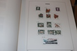 Trevlig samling stämplat 1855-1999 i tre välfyllda Davo-album. Här finns 4 sk, 6 sk bco signerad, 17 öre lejon, kpl ringtyp inkl båda riksdalerna, bra 1900-tal med landstorm (ej 1 kr), bandmärken.