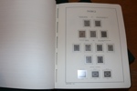 Nästan enbart xx samling 1800-tal fram till 1995 i två fina LT-album med fickor. Innehåller bl.a. en del medaljong, en del bandmärken och bra 30-tal, 17 olika BC-CB par m.m.