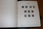 Nästan enbart xx samling 1800-tal fram till 1995 i två fina LT-album med fickor. Innehåller bl.a. en del medaljong, en del bandmärken och bra 30-tal, 17 olika BC-CB par m.m.