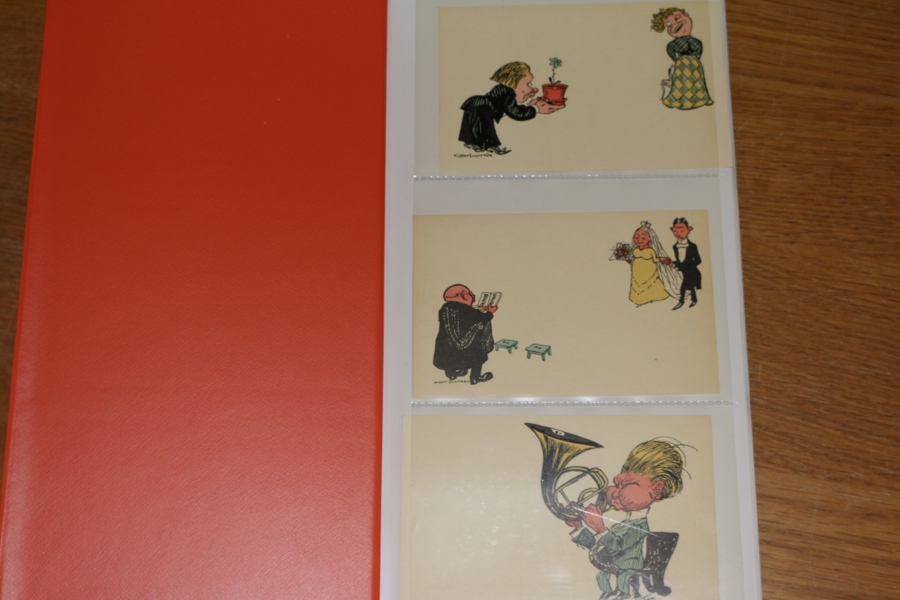 Signerat. Album med tio obeg Albert Engström, samt 17 kort Robert Högfeldt. Dessutom 14 övriga kort bl.a. tre sign Föllinger.