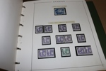 Samling 1855-2005 i sex pärmar med egen montering. Bra grundsamling med 4 sk bco, en del vapen och ringtyp i blandad kvalitet, på 1900-talet med mycket "mellanmaterial" som landstorm (ej 1+5 kr).