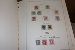 Stor flyttlåda med bl.a. stpl samling ringtyp-1970-tal med flera BC-CB-par t.ex. slottet. Vidare finns en xx samling 1940-70-tal i två pärmar, ytterligare en enklare stpl samling, kartotek i 2 lådor.