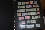 Stor flyttlåda med bl.a. stpl samling ringtyp-1970-tal med flera BC-CB-par t.ex. slottet. Vidare finns en xx samling 1940-70-tal i två pärmar, ytterligare en enklare stpl samling, kartotek i 2 lådor.