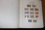 Omfattande samling 1855-2020 i tre välfyllda Leuchtturm-album med kassetter. En nästintill komplett samling, åtminstone fram till millennieskiftet, därefter med luckor och ibland stpl ersatt med xx.