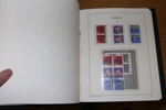 Omfattande samling 1855-2020 i tre välfyllda Leuchtturm-album med kassetter. En nästintill komplett samling, åtminstone fram till millennieskiftet, därefter med luckor och ibland stpl ersatt med xx.