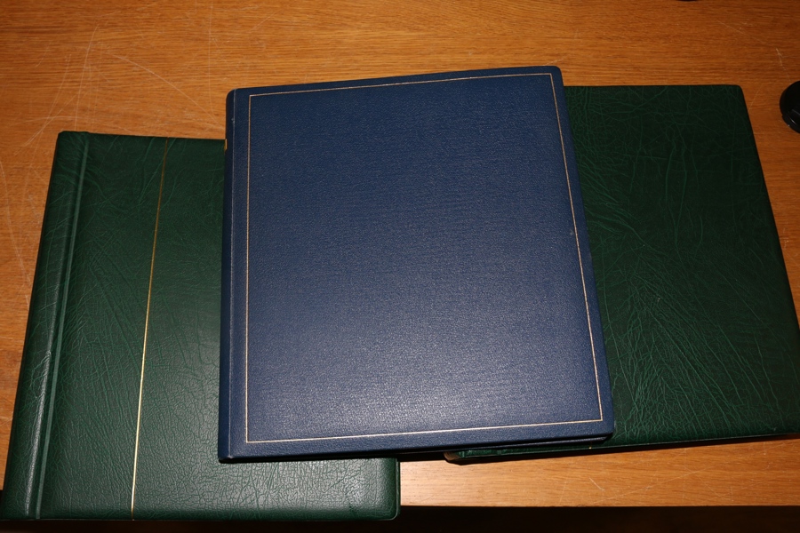 Trevlig och välfylld samling ända till 2022 i två Leuchtturmalbum till 2005, därefter i visirpärm. 29 skillingar i mycket blandad kvalitet, därefter bättre kvalitet. 