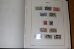 Samling 1800-tal fram till 1999 i album med fickor, därefter i visirpärm fram till ca 2020 (senare år glesare). Med flera bättre märken t.ex. fintandade aurvalörer inkl 5 aur blå ostämplat.