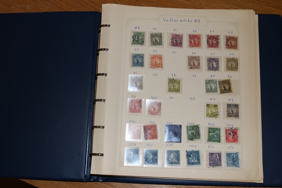 Mindre samling vattenmärkesvarianter och kuriosa med några lite bättre bandmärken, små tjänste et.c. Även otandade 10 och 20 öre Oscar II (den senare med riss). Även xx F273Cv i par.