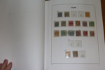 Trevlig samling 1873-1987 i förtrycksalbum Davo. Välfyllt med mängder av bättre märken och serier, t.ex. fin ostämplad 2 sk, stpl 3 sk, fintandade aur-valörer inkl 20 aur violett, i gildi, kungar m.m.