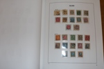 Trevlig samling 1873-1987 i förtrycksalbum Davo. Välfyllt med mängder av bättre märken och serier, t.ex. fin ostämplad 2 sk, stpl 3 sk, fintandade aur-valörer inkl 20 aur violett, i gildi, kungar m.m.