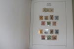 Trevlig samling 1873-1987 i förtrycksalbum Davo. Välfyllt med mängder av bättre märken och serier, t.ex. fin ostämplad 2 sk, stpl 3 sk, fintandade aur-valörer inkl 20 aur violett, i gildi, kungar m.m.