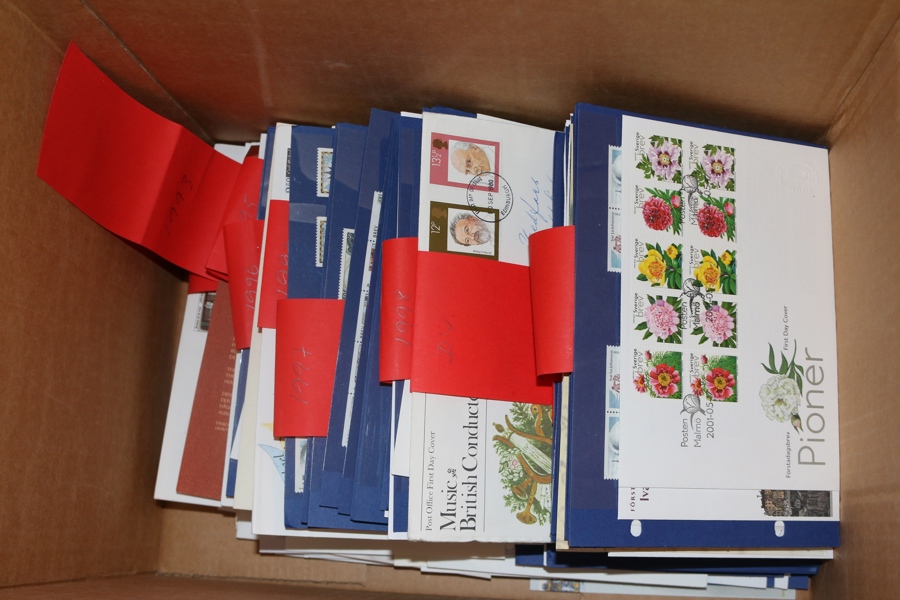 Abonnemang ca 1991-2004, både xx och FDC. Nom för postfriskt ca 9000 kr inkl många "brev".