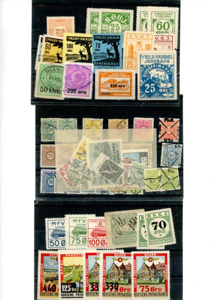 Lot med danska järnvägsfraktmärken på tre instickskort.