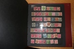 ORTSTÄMPLAR. Tre album med stämpelmaterial mest Oscar II-modernt. Mängder med vackra stämplar. Visirpärmen med enbart orter A-F, de andra två albumen blandat. Se ett antal exempelbilder.