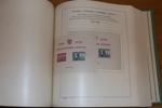 EUROPA. Samling i två decimetertjocka Schaubek-album klassiskt-1940. Med en del lite bättre märken, ojämnt besatt och en del urplockat, men fortfarande tusentals märken och bra geografisk spridning.