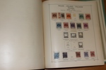 EUROPA. Samling i två decimetertjocka Schaubek-album klassiskt-1940. Med en del lite bättre märken, ojämnt besatt och en del urplockat, men fortfarande tusentals märken och bra geografisk spridning.