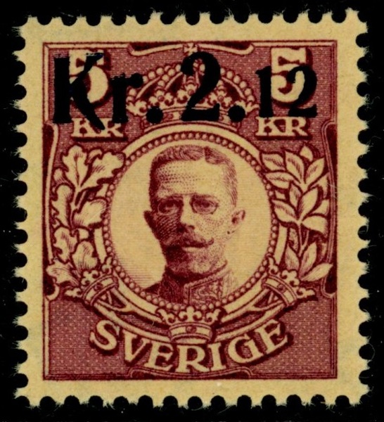 F98vm9. Postfriskt ex med del av tre vm kronor. Enligt Facit 1 ex känt!