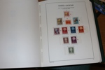 FN. Omfattande postfrisk samling både New York, Geneve och Wien i tre välfyllda Leuchtturmalbum med fickor. New York 1951-88, Geneve 1969-2006, Wien 1979-2019. Även två serier UNTEA 1962.