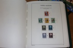FN. Omfattande postfrisk samling både New York, Geneve och Wien i tre välfyllda Leuchtturmalbum med fickor. New York 1951-88, Geneve 1969-2006, Wien 1979-2019. Även två serier UNTEA 1962.