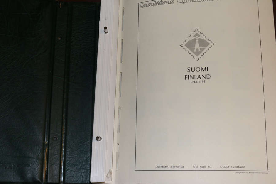 Välfylld samling 1866-1996 i ett tjockt Leuchtturmalbum (def pärm). 