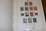 Fin stämplad samling i fräscht Leuchtturmalbum med fickor. Innehåller en del bättre som Alltinget och luftpost, Block 1 m.m. Samlat fram till 1995.