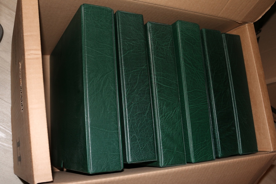 Samling stämplat 1855-2010 i sex rejäla Leuchtturmalbum med massor av innehåll.