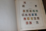 Stor flyttlåda mest Sverige men även t.ex. xx Grönland och Norge. Bl.a. samling x/xx Sverige nära komplett xx från 1943-89 i två LT-album med fickor. Även en del ytterligare svensk nominal m.m.