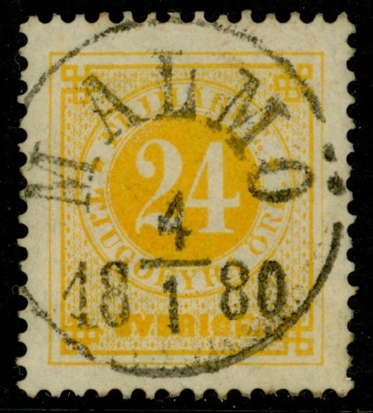 F34. MALMÖ 4.1.1880. Ovanligt välcentrerat och vackert, men med en kort tandspets nedtill.