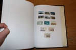 Samling 1856-2010 på blad monterat för hand. Med många bättre märken och serier, bland annat 25 skillingar. På 1900-talet även en del trevliga försändelser, samt en del tjänste och lösen.