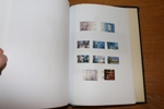 Samling 1856-2010 på blad monterat för hand. Med många bättre märken och serier, bland annat 25 skillingar. På 1900-talet även en del trevliga försändelser, samt en del tjänste och lösen.