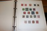Välfylld samling stämplat/ostämplat med flera skillingar inkl 6+8 sk bco (blandad kvalitet) och några luckfyllare, vapentyp öre i dubbel uppsättning, svart+brunt lokalmärke, 3 öre lejon typ 1 m.m.